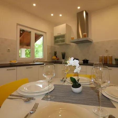 Melisa 6 By Interhome Poreč